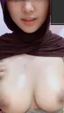 Live Hijab demi tambahan uang jajan